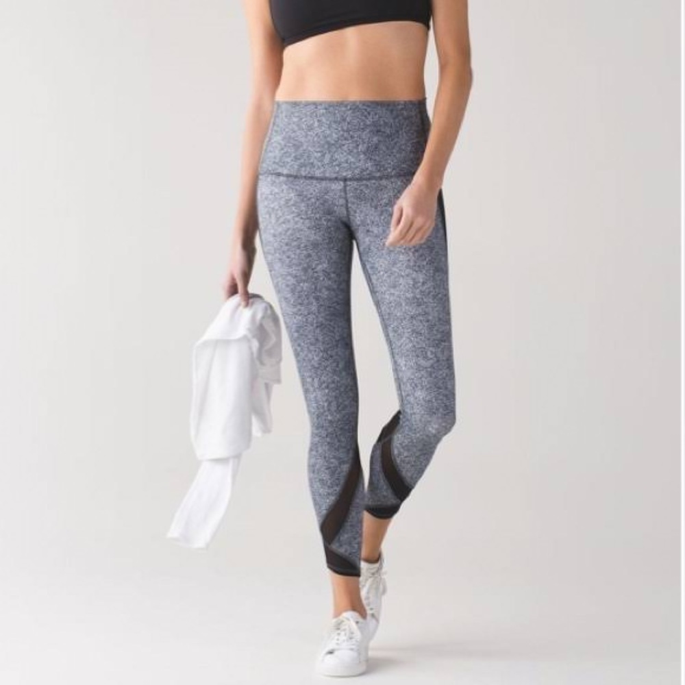 LULULEMON Black White Tranquil high Rise Tight Mesh Yoga Leggings sz 6